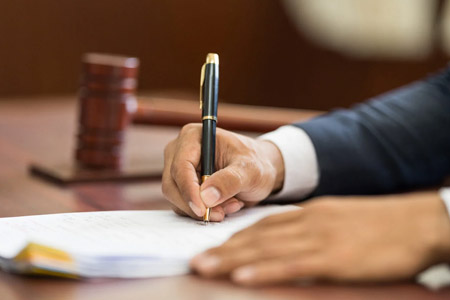 изучение Права в Университете Эдинбурга